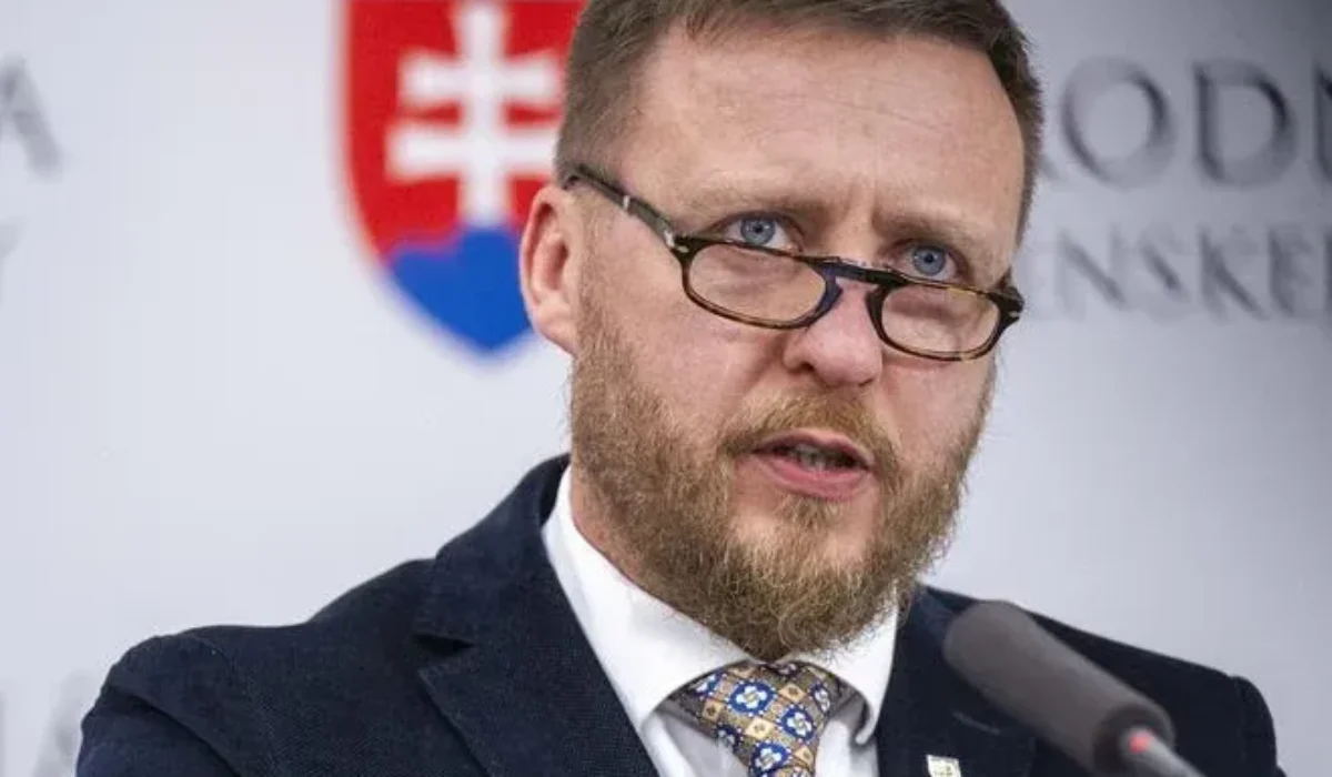 Šokujúce: Polícia obvinila vládneho splnomocnenca Petra Kotlára zo šírenia poplašnej správy Šokujúce: Polícia obvinila vládneho splnomocnenca Petra Kotlára zo šírenia poplašnej správy