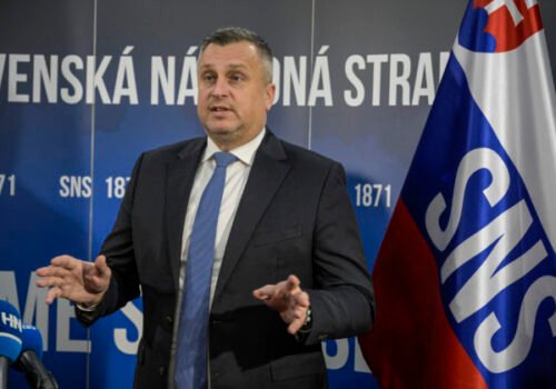 Danko sa v novoročnom prejave obul do Pellegriniho. Pripomenul, že politika sa má robiť skutkami, nie rečami – VIDEO