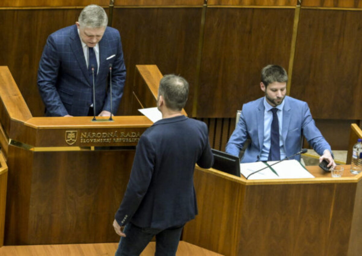 Progresívne Slovensko si udržuje v prieskume prvé miesto, matovičovci predbehli Hlas a Republika si polepšila