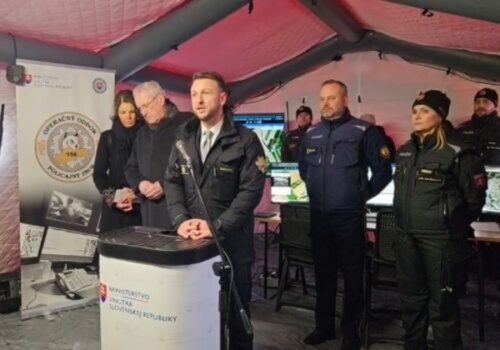 Akciu zameranú na nelegálnu migráciu si pozrel aj bavorský minister vnútra, Šutaj Eštok hovorí o jasnom signáli partnerom – VIDEO