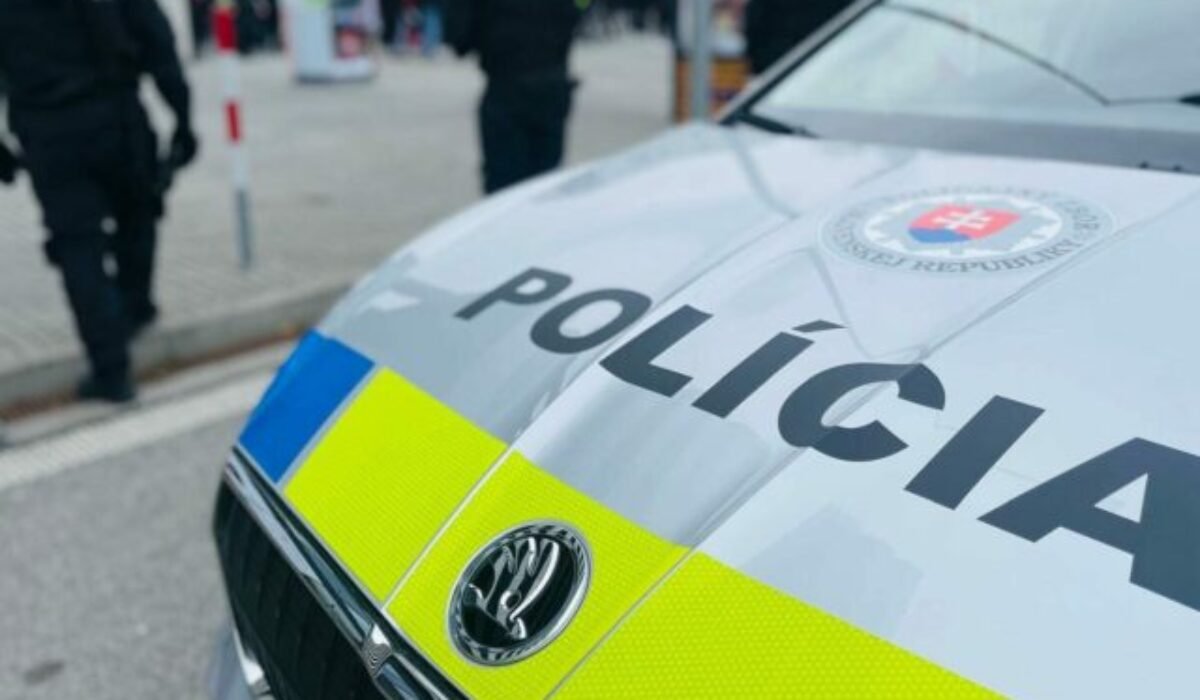 Komentátora denníka SME Petra Schutza napadli v košickom Auparku, čaká na operáciu