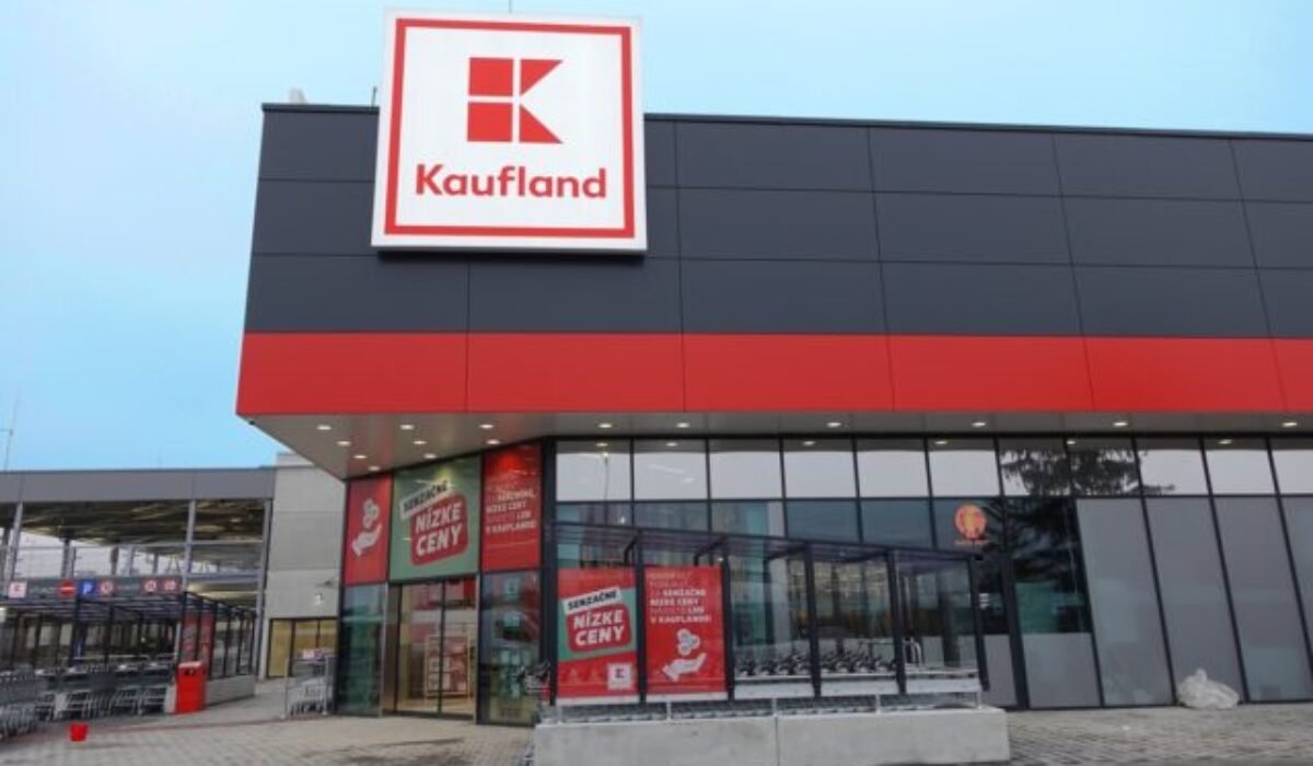 Bilancia roka 2025 pre Kaufland: Oslávil štvrťstoročie, otváral predajne aj ihriská a vyrába si vlastnú energiu