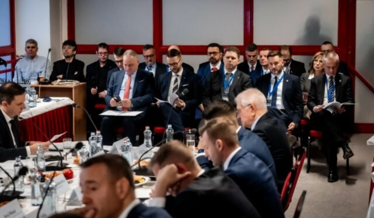 Polovica mestských častí Bratislavy nedostala financie, PS kritizuje vládu na výjazdovom rokovaní