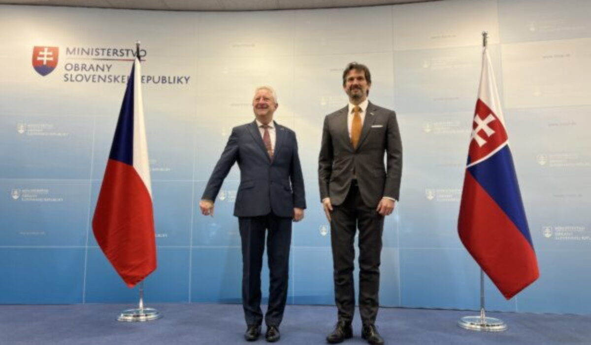 Slovensko rozšíri obrannú spoluprácu s Českom, Kaliňák potvrdil zameranie na spoločný vývoj a produkciu – VIDEO, FOTO
