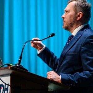 KDH vyzýva vládu na zvolanie bezpečnostnej rady, situácia na Blízkom východe si vyžaduje plán evakuácie