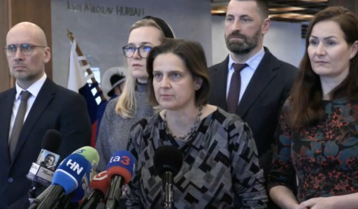 SaS podáva podnet na Ústavný súd, vláda sa podľa Kolíkovej systematicky vyhýba zodpovednosti v parlamente – VIDEO