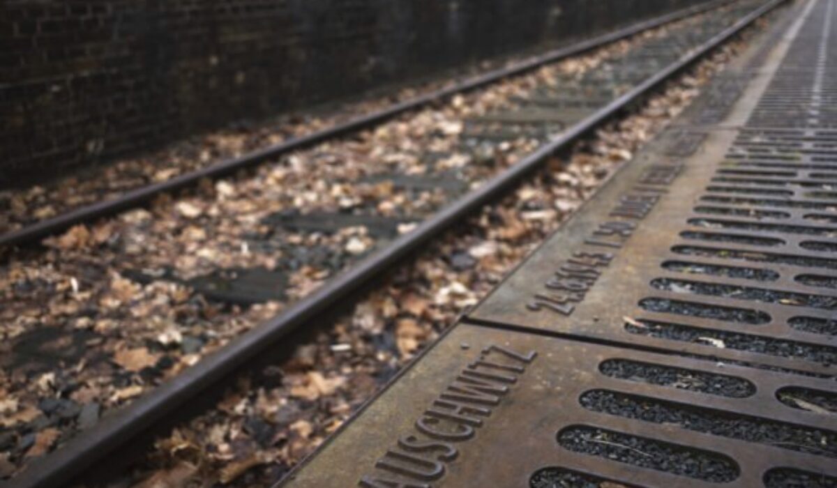 Opozícia si pripomenula Medzinárodný deň pamiatky obetí holokaustu, varujú pred rozširovaním nenávisti