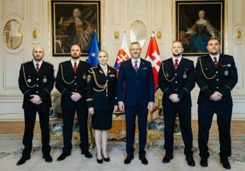 Pellegrini ocenil záchranné zložky, štát podľa neho musí urobiť viac než len poďakovať – VIDEO, FOTO