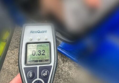 Učiteľka nafúkala v práci, potom si sadla za volant