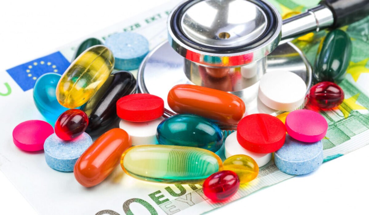 Seniori, ŤZP a rodičia detí s chronickými ochoreniami sa obávajú vyšších doplatkov na lieky