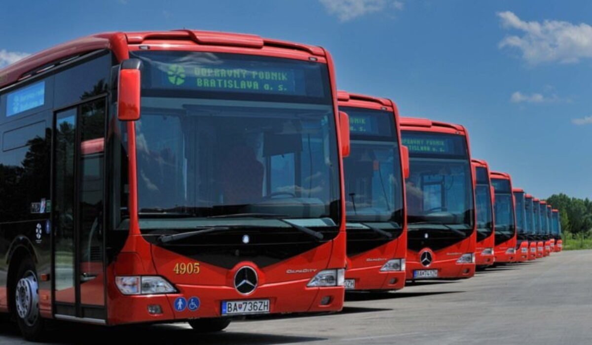 Bratislava mení pokuty v MHD aj parkovaní: Poctiví cestujúci dostanú úľavy