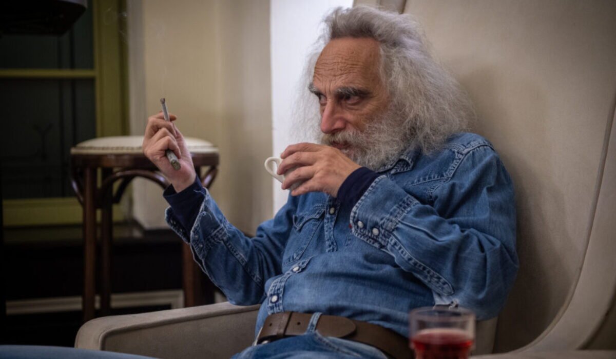 Komentátora denníka SME Petra Schutza napadli v Košiciach, utrpel vážne zranenie