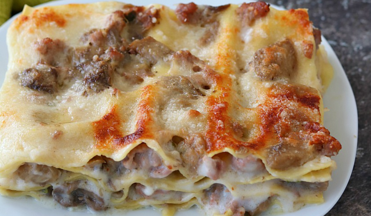 Lasagne s hubami a klobásou: bohatá a chutná lahôdka