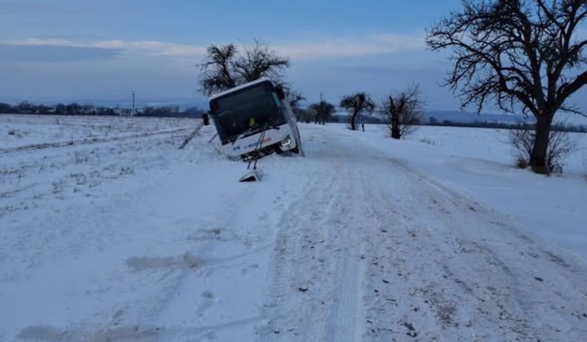 deti hasici Autobus plný detí uviazol pri Košiciach: zasahovali hasiči!