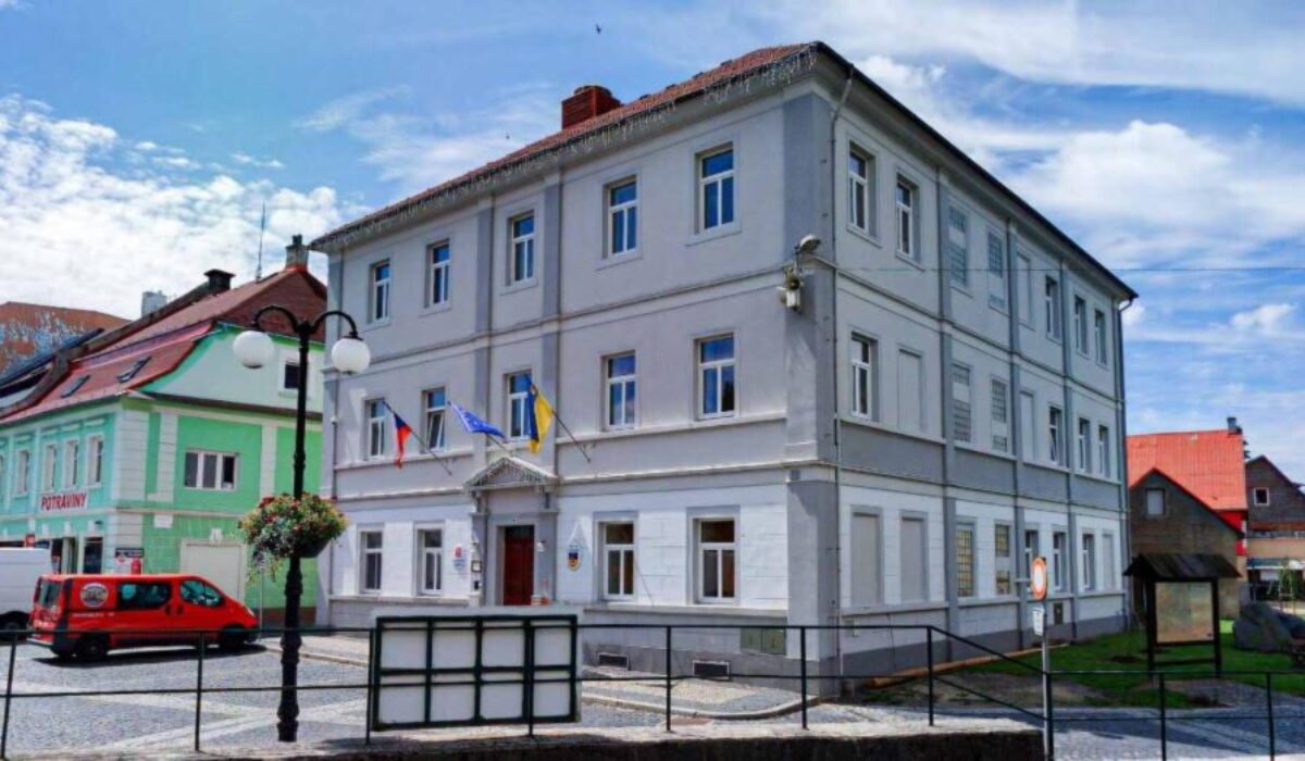 Tragédia na severe Česka: Streľba na mestskom úrade v Chřibskej si vyžiadala obete aj zranených