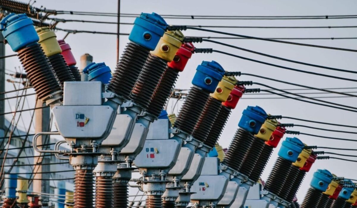 pexels-didsss-7867332-scaled Čína predstavila najväčší inteligentný jednosmerný transformátor : dodá 36 miliárd kWh energie ročne