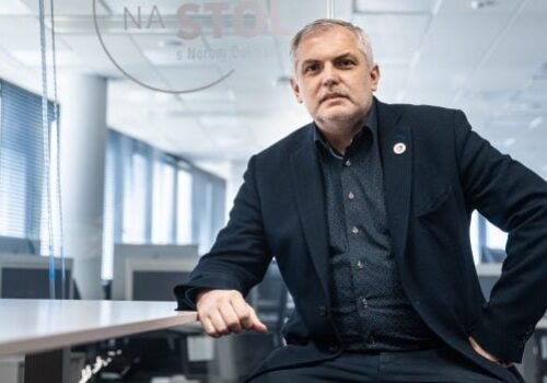 Roman Michelko (SNS): Trumpova zahraničná politika ohrozuje medzinárodné právo aj stabilitu svet