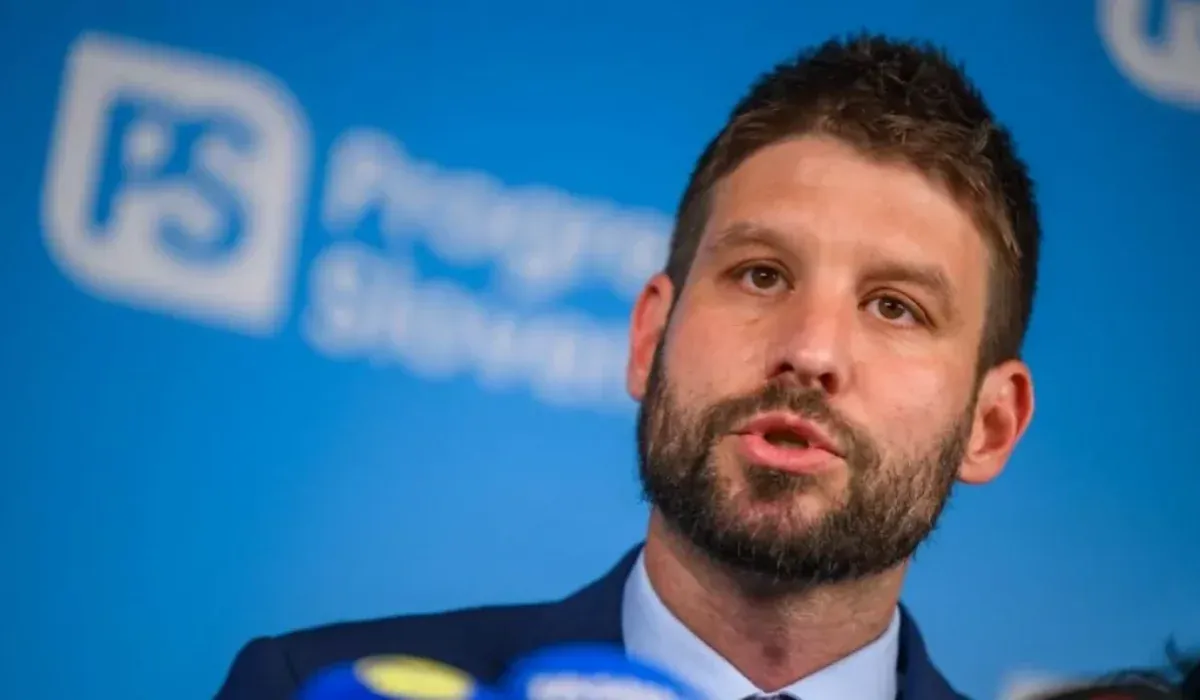 PS kritizuje neúčasť Slovenska na samite koalície ochotných, hovorí o izolácii krajiny