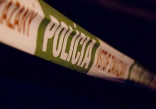 Na Kĺzavej ulici v Bratislave našli mŕtve telo muža so strelným poranením hlavy