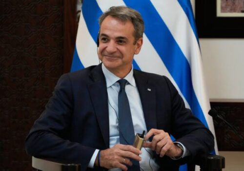 Grécky premiér Kyriakos Mitsotakis vyzval na zrušenie kontroverznej ministerskej imunity