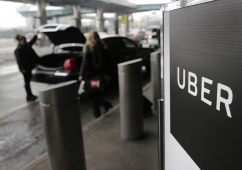 Uber dlží 1,7 miliardy eur na neodvedených daniach z miezd, tvrdia francúzske úrady