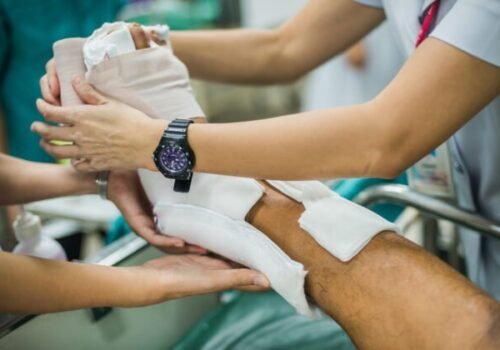 Rodičia chceli zarobiť na chorom bábätku aj zlomenina za 1,2 milióna. Poistní podvodníci vymýšľajú naozaj neuveriteľné príbehy