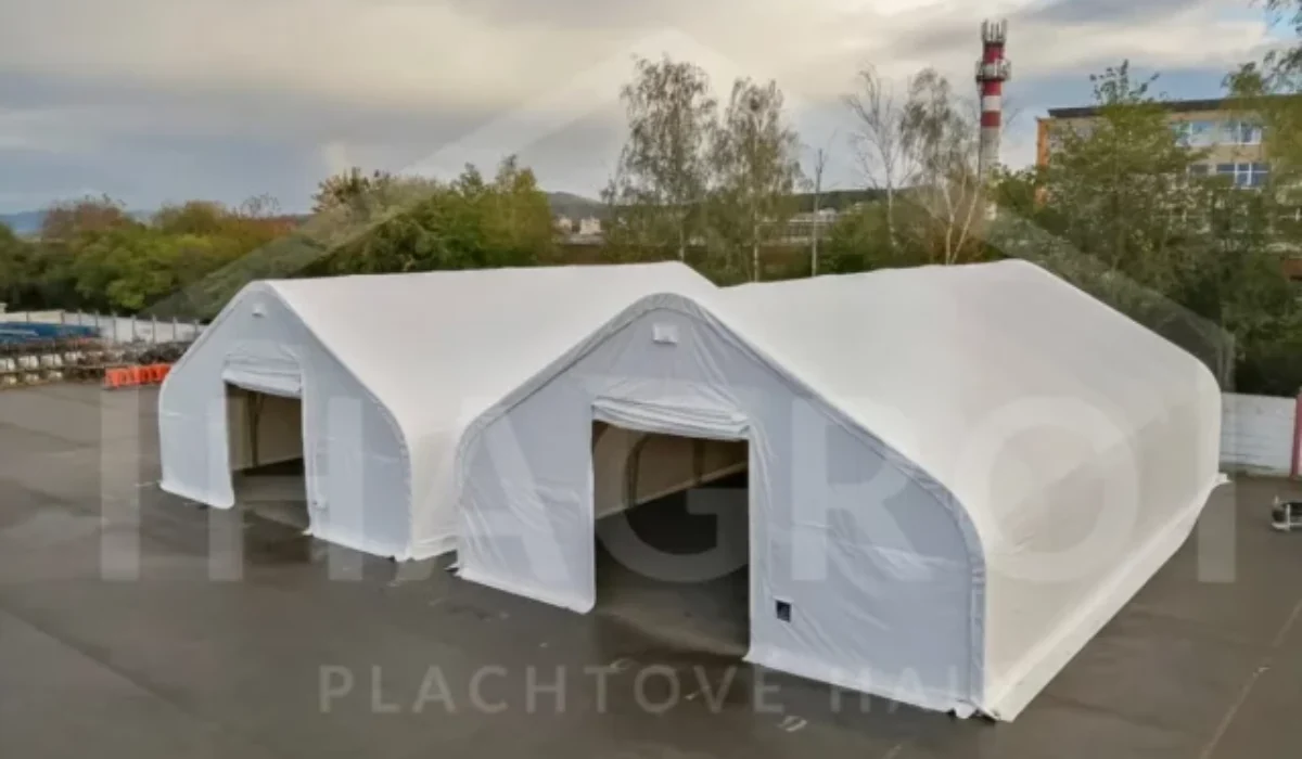 Plachtová hala ako moderné riešenie pre podnikanie, ktoré šetrí čas a financie