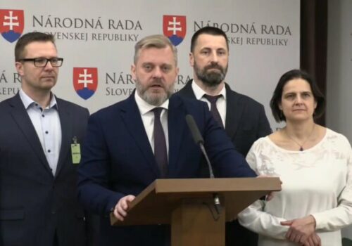 Krúpovi sa nezdá dianie okolo nákupu hasičských vozidiel, chce iniciovať poslanecký prieskum – VIDEO