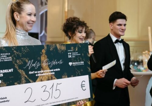 Výťažok zo šiesteho ročníka plesu v Trnave pomôže ľuďom v ťažkých životných situáciách – FOTO