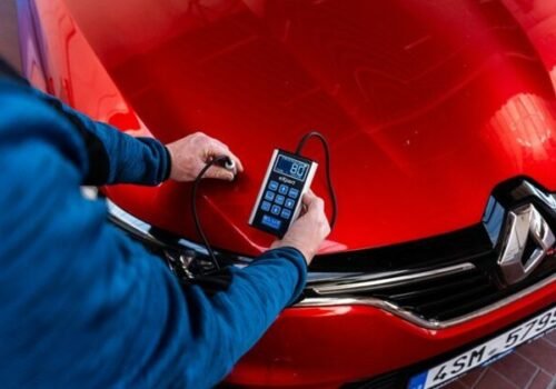 Rastie počet podvodných predajov áut: Kostlivcov pod kapotou auta z inzerátu laik neodhalí