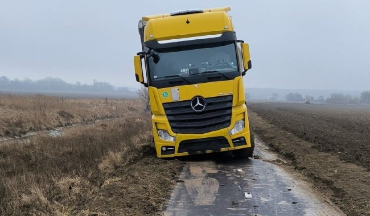 Bulharský kamión jazdil v Senici po cyklotrase, zastavil ho až most – FOTO