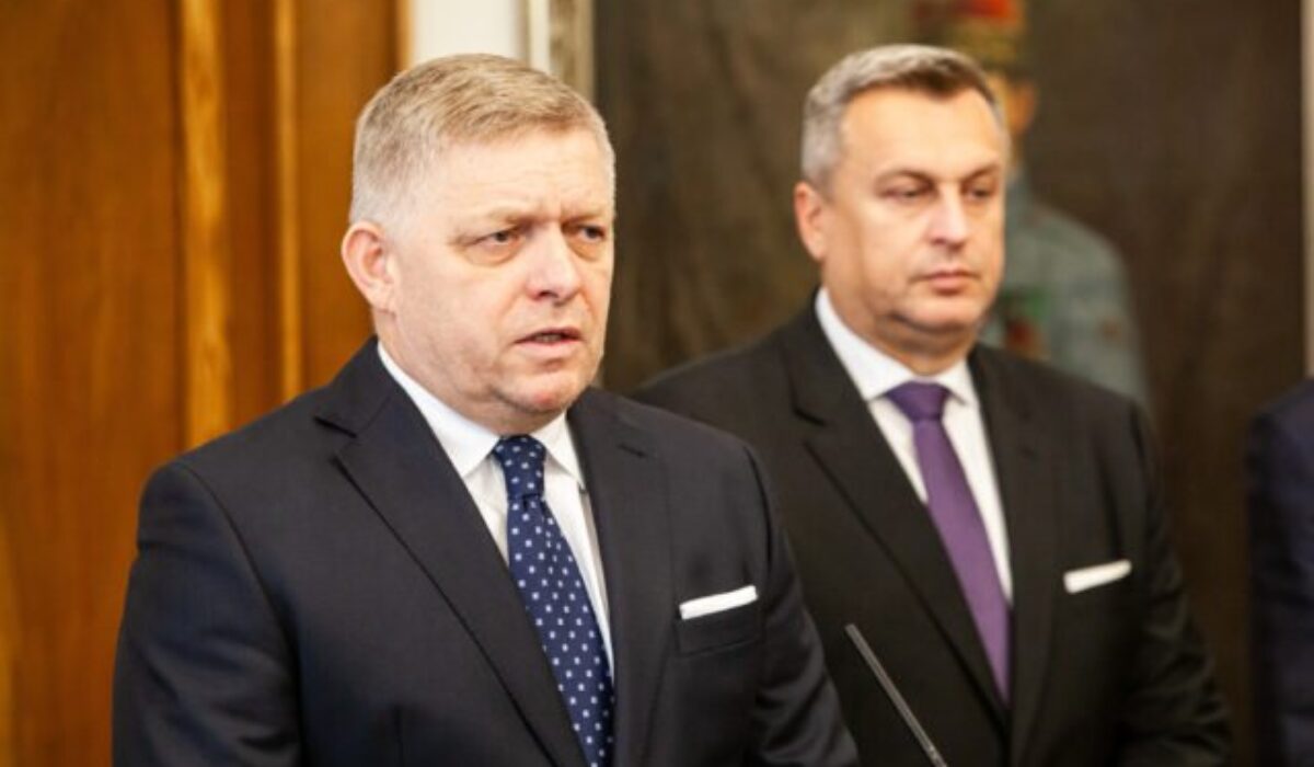 Fico sľúbil koalícii kandidatúru na Ústavný súd. SNS ho bude „voliť rukami-nohami“, tvrdí Danko