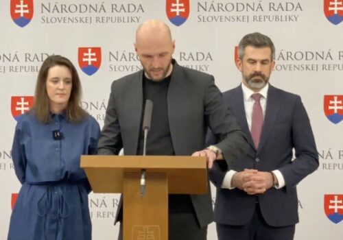 Slovensku podľa PS reálne hrozí prepadnutie eurofondov, upozorňuje na to aj podpredseda Európskej komisie Fitto – VIDEO