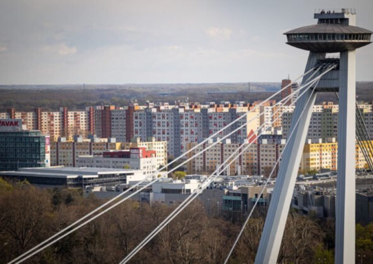 Petržalka chystá na valentínsku sobotu sprievod Krampusákov, diskotéku na ľade aj program pre deti – VIDEO, FOTO