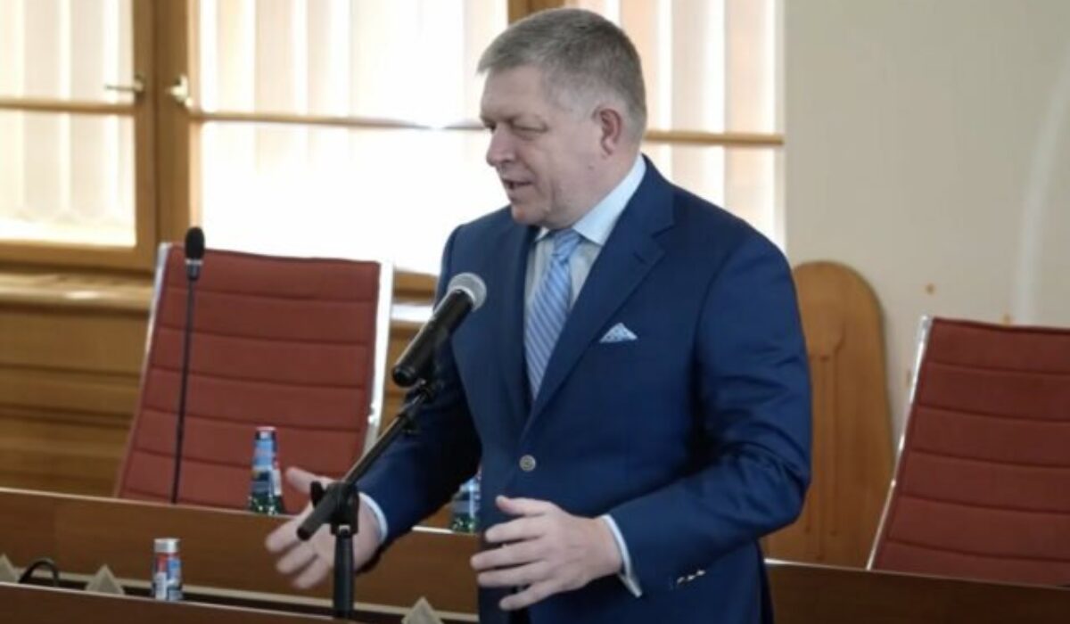 Fico pokračuje v diskusiách na školách, v Nitre otvoril tému budúcnosti Európy – VIDEO