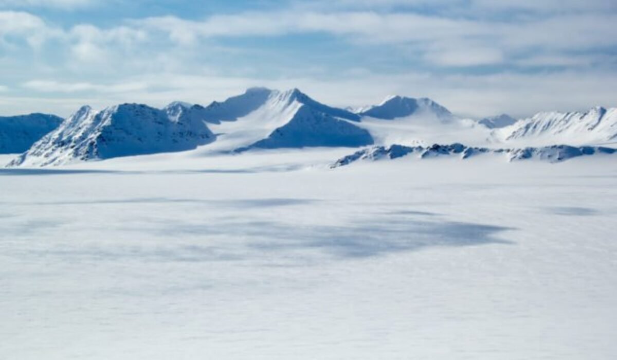 Rusko sa vyhýba konfrontácii v Arktíde a Čína zvyšuje vedeckú prítomnosť, tvrdí Stensones