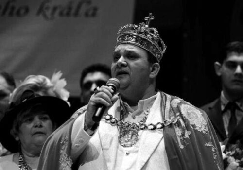 Zomrel prvý košický a posledný oficiálne korunovaný rómsky kráľ strednej Európy Róbert Botoš – FOTO