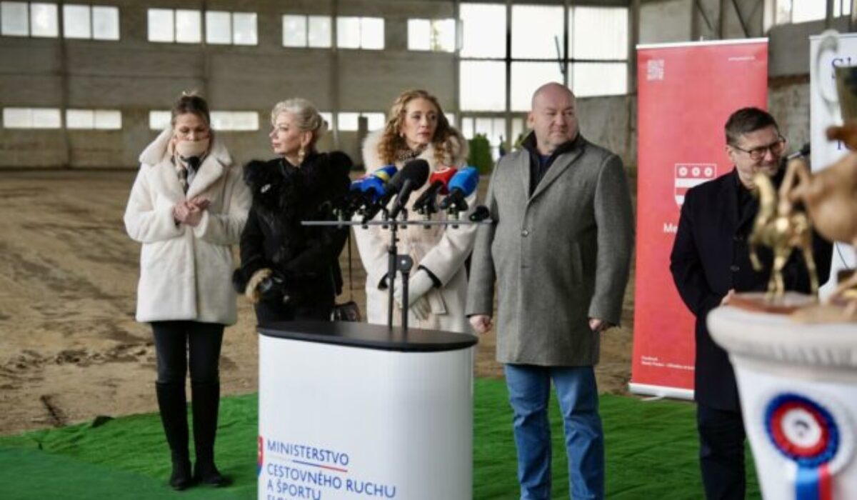 V Prešove sa začala výstavba Národného jazdeckého centra za 1,8 milióna eur, nechýbal ani Huliak – VIDEO, FOTO