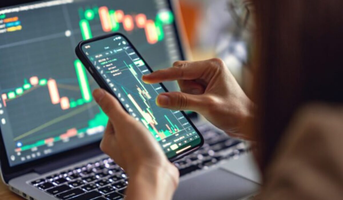 XTB analýza: Medzi investormi XTB vlani pribúdali najdynamickejšie Slovenky, prevažovali mladšie ročníky