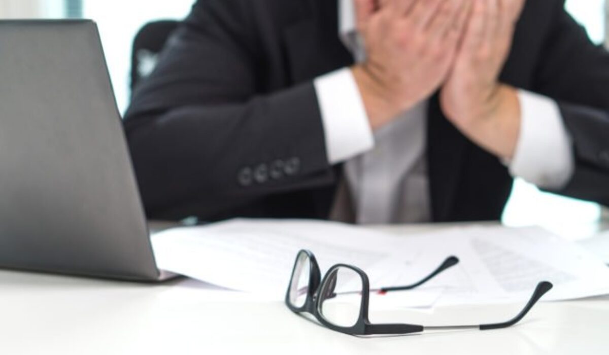 Rok 2026 firmám úľavu neprinesie, počet bankrotov na celom svete opäť porastie, varujú analytici