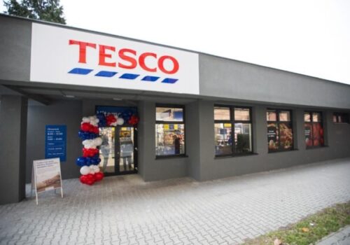 Tesco rozširuje sieť predajní a otvára nový supermarket v bratislavskej Petržalke. Podporí aj miestnu komunitu