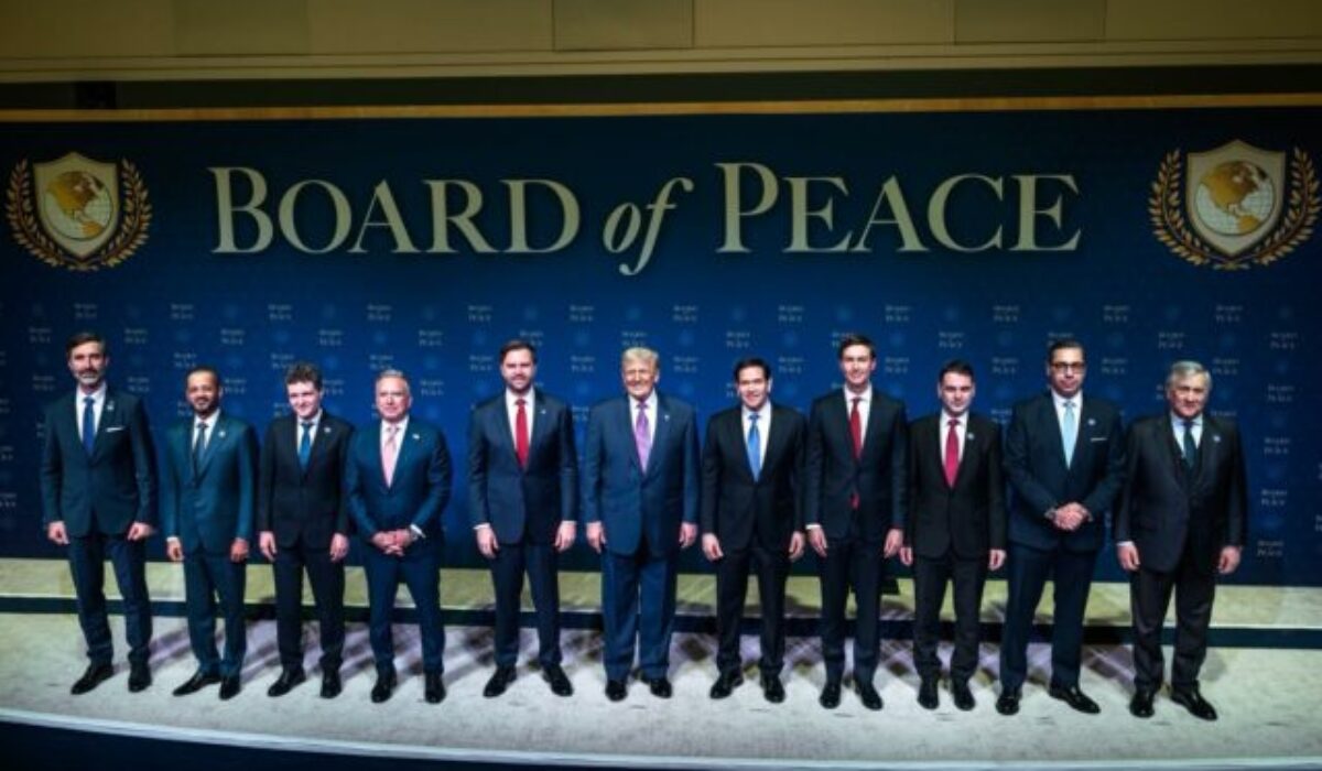 Blanár zastupoval Fica na prvom zasadnutí Trumpovej Rady mieru, Slovensko bolo v úlohe pozorovateľa – FOTO
