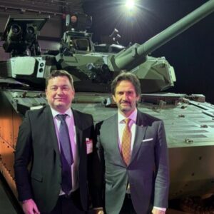 Vo Švédsku slávnostne predstavili vozidlo pre slovenskú armádu, program postupuje podľa plánu – FOTO