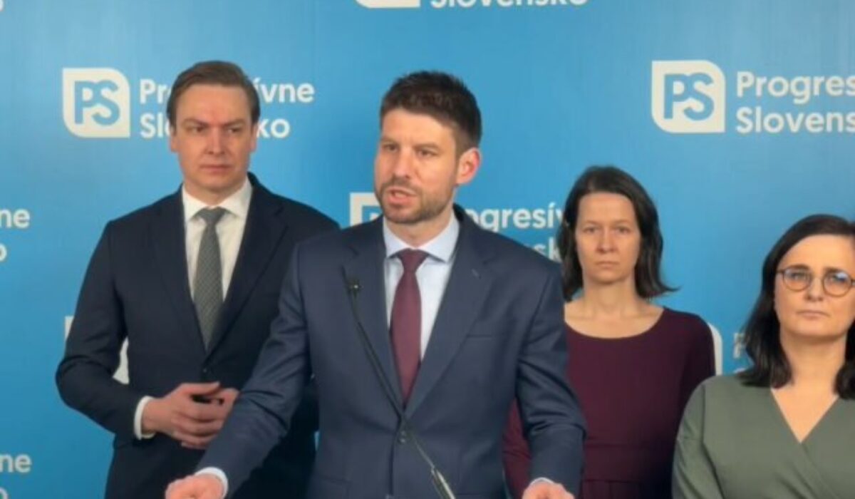 Vláda plánuje obmedziť volebné právo Slovákov žijúcich v zahraničí, upozorňujú progresívci – VIDEO