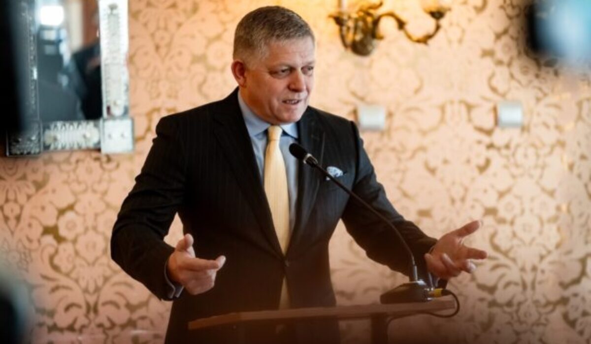 Výjazdové rokovanie vlády na Smolenickom zámku sa zameria na sociálno-ekonomickú situáciu regiónu