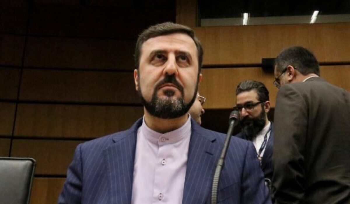 Námestník iránskeho ministra zahraničných vecí čelí žalobe pre účasť na zločinoch proti ľudskosti