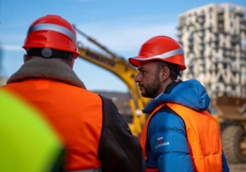 Ministerstvo Šutaja Eštoka začalo s obnovou štadióna Športového centra polície v Dúbravke – VIDEO, FOTO