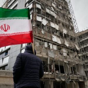 Irán 48 hodín po útoku. Režim na kolenách, ale svet je bližšie k vojne než k mieru? – FOTO