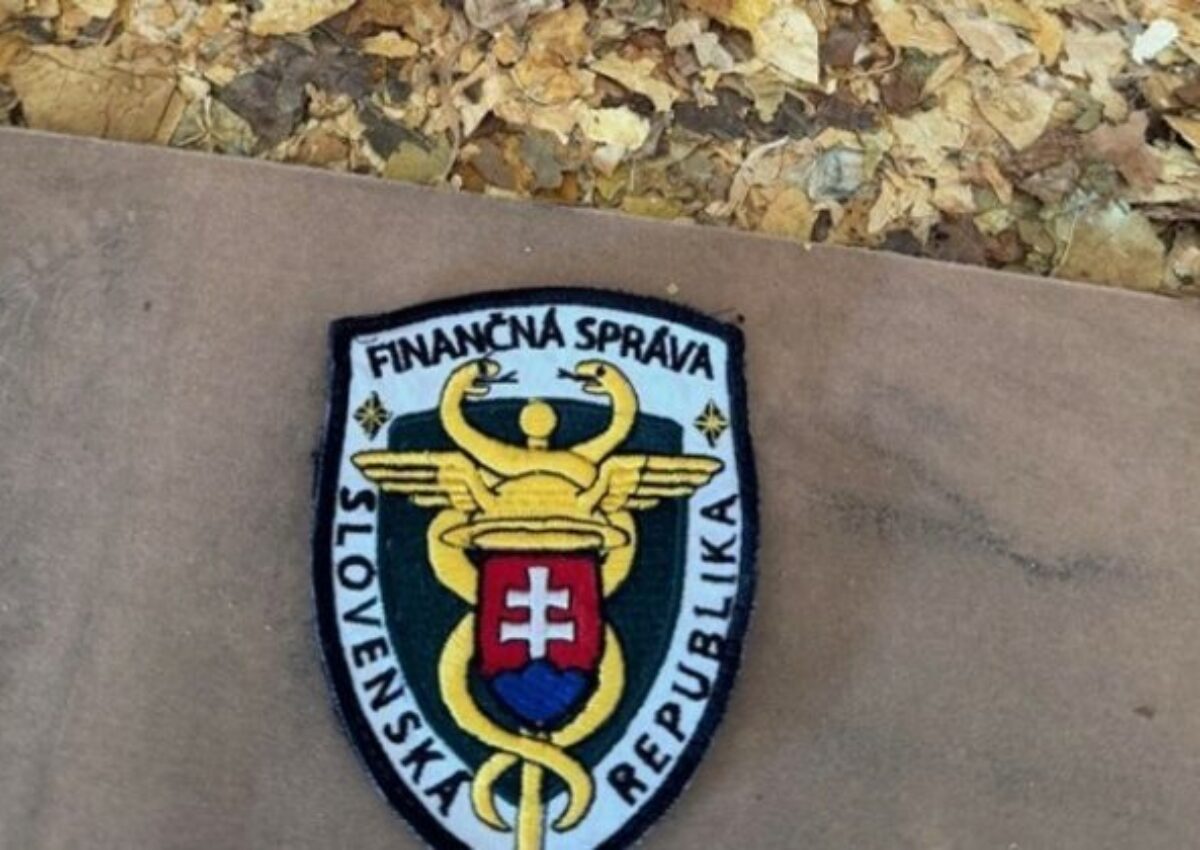 Finančná správa zabránila takmer dvojmiliónovej škode, v rámci akcie Triplex zaistila viac ako desať ton tabaku – FOTO