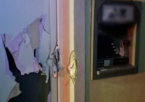 V Malackách neznámy páchateľ poškodil bankomat – FOTO